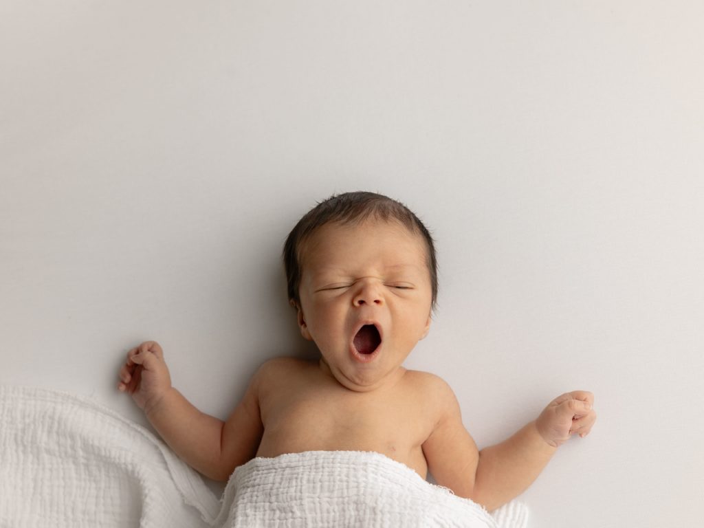 poses sencillas respetando al bebé